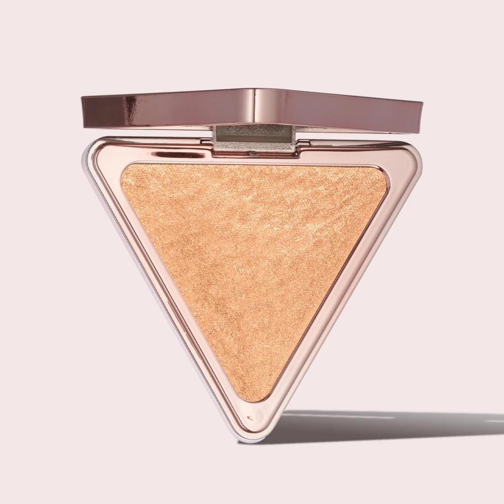 LYS Beauty Aim High Pressed Highlighter Powder-Brave